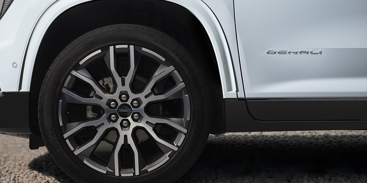 Close-up of the 22 Inch Wheels on the 2026 GMC Acadia Denali Ultimate Luxury Mid-Size SUV