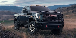 Front Three-Quarters View of the GMC Sierra AT4X HD