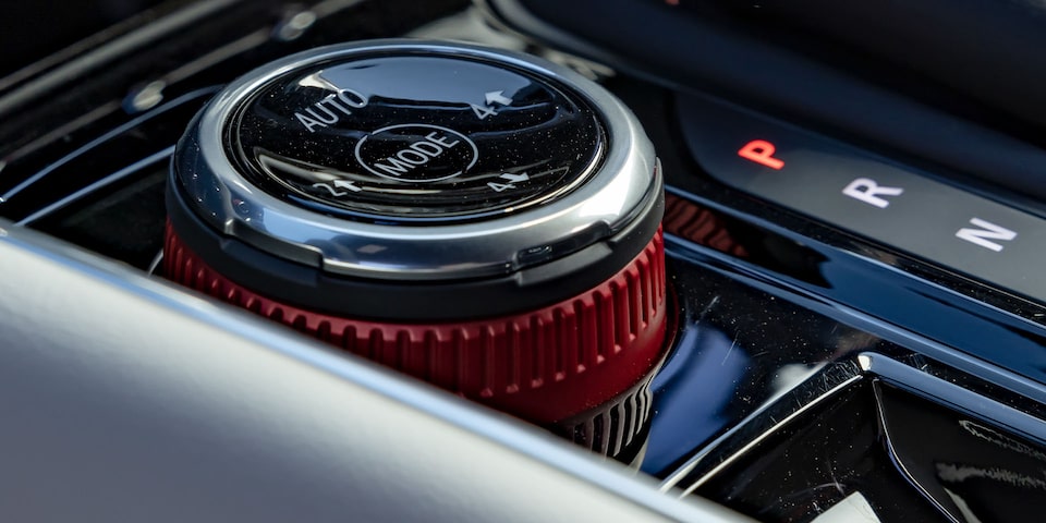 Close-up of the Selectable Drive Modes Feature of the GMC Canyon