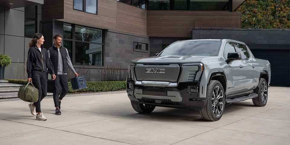 SIX REASONS TO BUY A GMC SIERRA EV PICKUP TRUCK